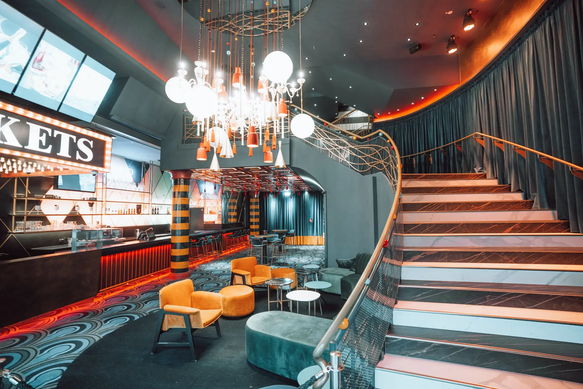 Grand Lounge